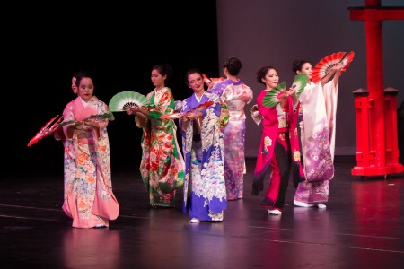 The Queen Candidates perform an odori dance in kimonos. Photo by John Fujinami.