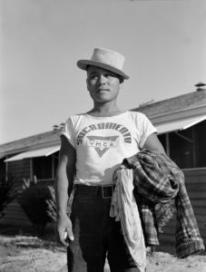 The Twin Falls, Idaho labor camp operated year-round two miles south of the city. Library of Congress, Prints and Photographs Division, FSA-OWI Collection, LC-USF34-073759-D.